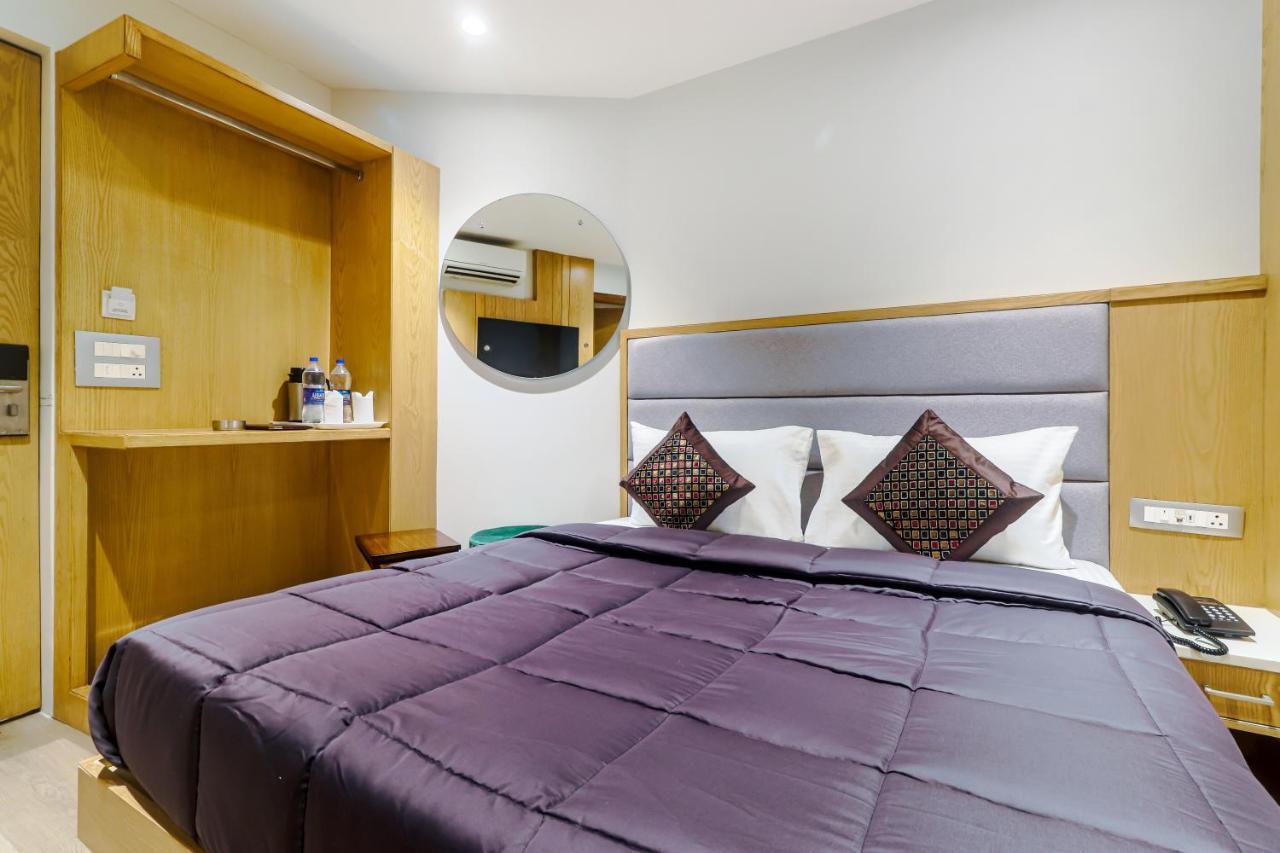 Hotel Bricks, Karol Bagh, New Delhi Exterior foto